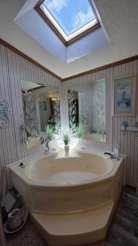 1999 Holly Park Manufactured Home
