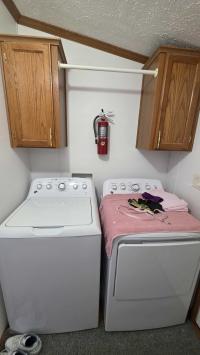 1999 Holly Park Manufactured Home