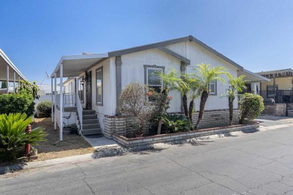 2000  Mobile Home For Sale