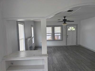 Photo 2 of 12 of home located at 904 44th Ave E Bradenton, FL 34203