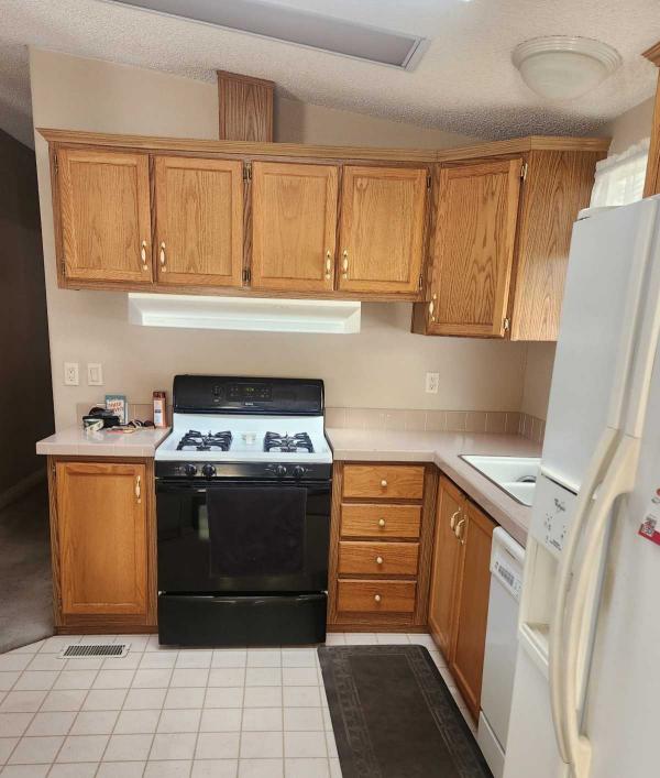 2002 Champion Home Builders Infinity ll Manufactured Home
