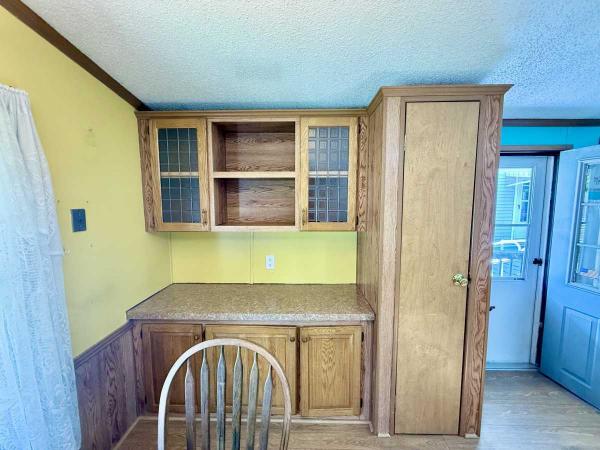 1989 Jay 7300AA Mobile Home