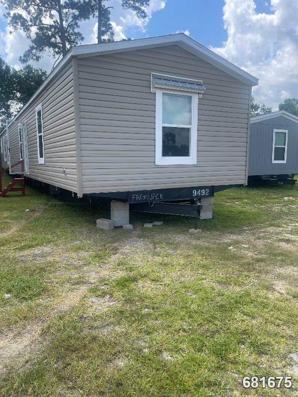 Photo 1 of 2 of home located at East Texas Home Center, Llc 2749 Us 69 Lumberton, TX 77657