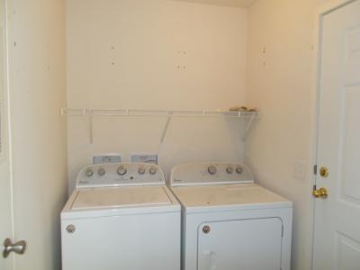 Photo 5 of 11 of home located at 348 West Meadow Drive Batavia, OH 45103