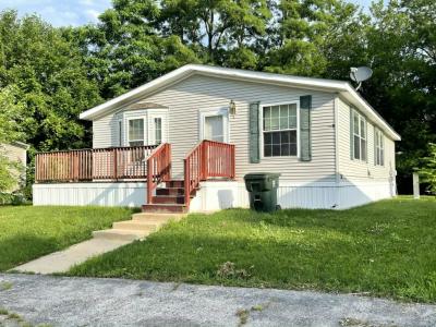 Photo 2 of 15 of home located at 83 Brenner Court Lynwood, IL 60411