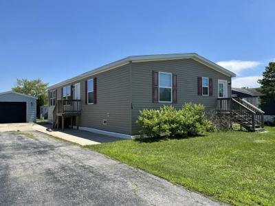 Photo 2 of 18 of home located at 15 Bluebird Lane Beecher, IL 60401