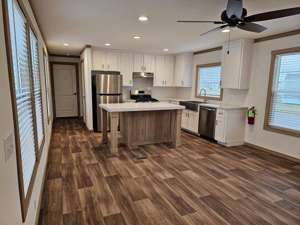Photo 1 of 2 of home located at 2101 SW 38th Street, Lot 165 Lawton, OK 73505