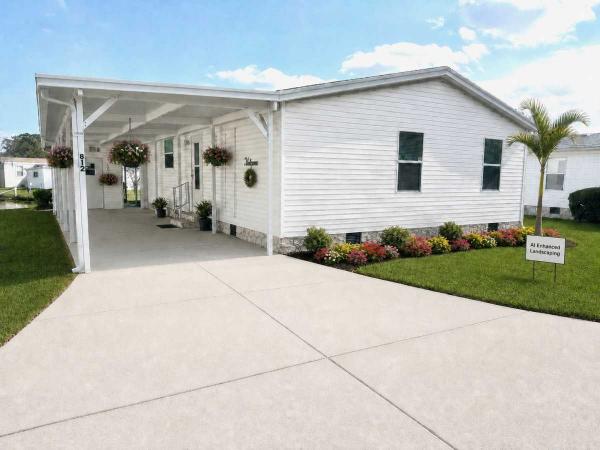 Photo 1 of 2 of home located at 812 New Hampshire Avenue Wildwood, FL 34785