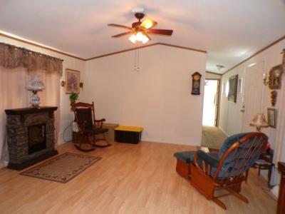 Photo 4 of 19 of home located at 720 Camelot Manor Portage, IN 46368