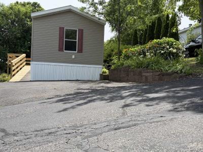 Mobile Home at 60 Apple Hill Dr Blue Mounds, WI 53517