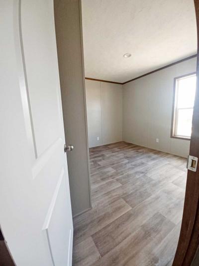 Photo 4 of 13 of home located at 5135 S Hydraulic St Wichita, KS 67216