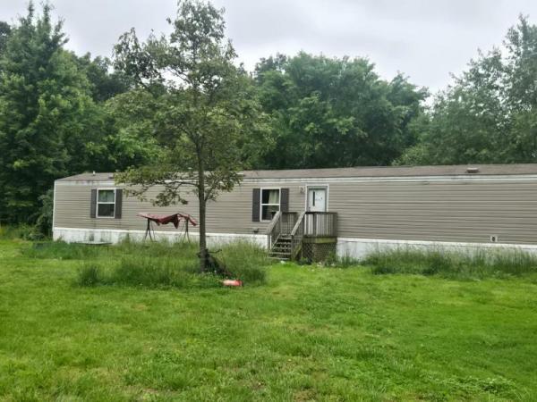 Photo 1 of 2 of home located at 21239 N Old Centralia Ln Dix, IL 62830