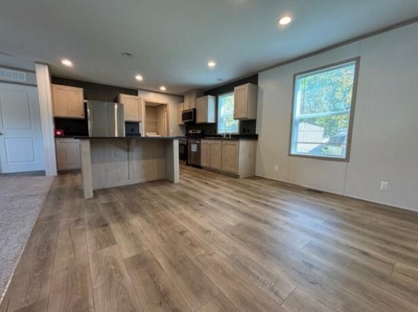 2027 clayton 95CCS28523AH26 Mobile Home