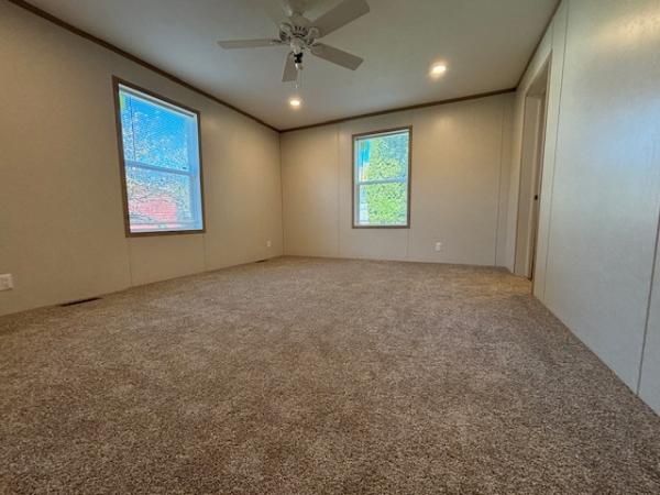 2027 clayton 95CCS28523AH26 Mobile Home