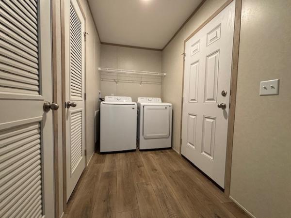 2027 clayton 95CCS28523AH26 Mobile Home