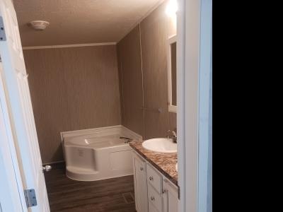 Photo 3 of 4 of home located at 1934 White Oak Lane Ypsilanti, MI 48198