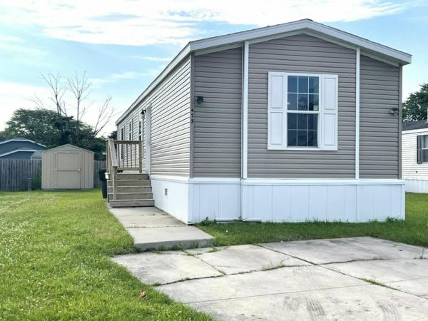 2021 Champion Home Builders, Inc Mobile Home For Sale