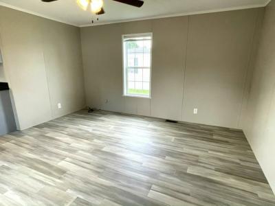 Photo 5 of 15 of home located at 473 Linda Lane Lynwood, IL 60411