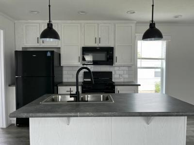 Photo 4 of 8 of home located at 7 Sandpiper Lane Beecher, IL 60401