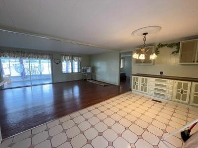 Photo 3 of 19 of home located at 166 North Lake Drive Leesburg, FL 34788