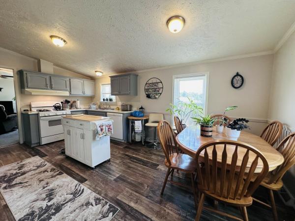 2000 Dutch Park NA Mobile Home