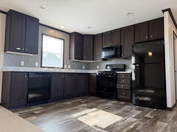 2020 Clayton 96PLH16663C Mobile Home