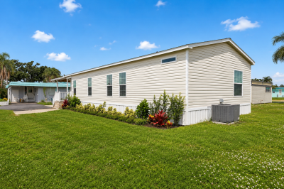 Photo 3 of 17 of home located at 7100 Ulmerton Rd - Lot 416 Largo, FL 33771