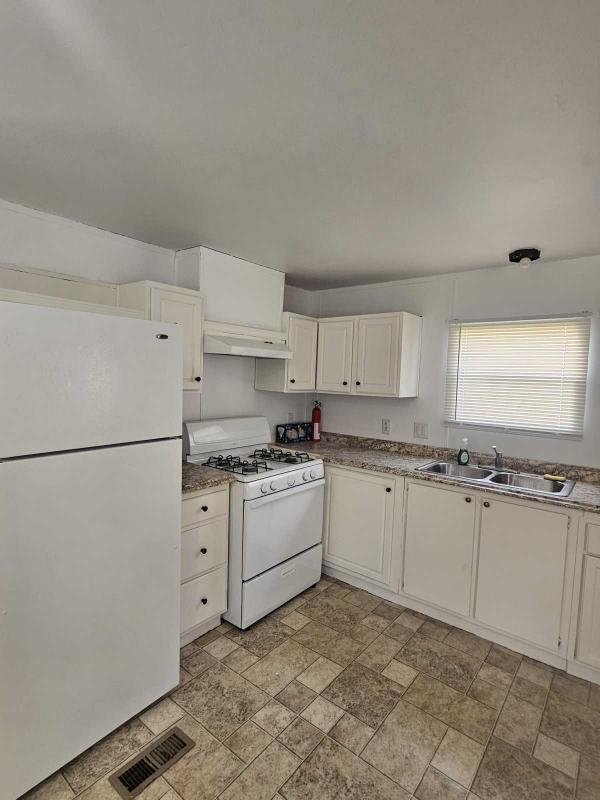 2012 Adventure  Body of mobile  Manufactured Home