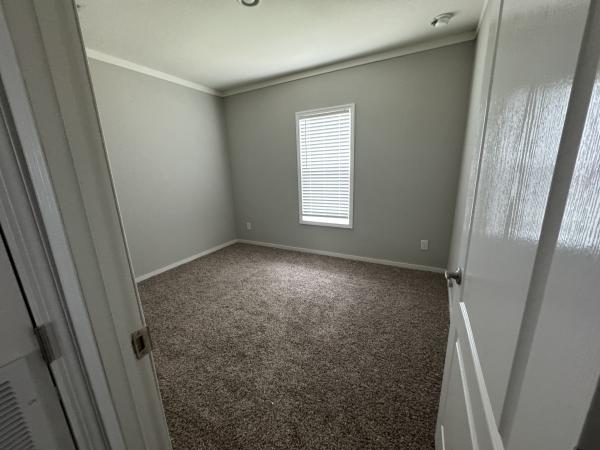 2021 Clayton 32DEV28443A Mobile Home
