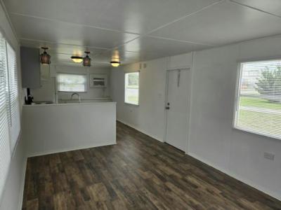 Photo 3 of 12 of home located at 1311 Us 92 W, Lot 28 Auburndale, FL 33823