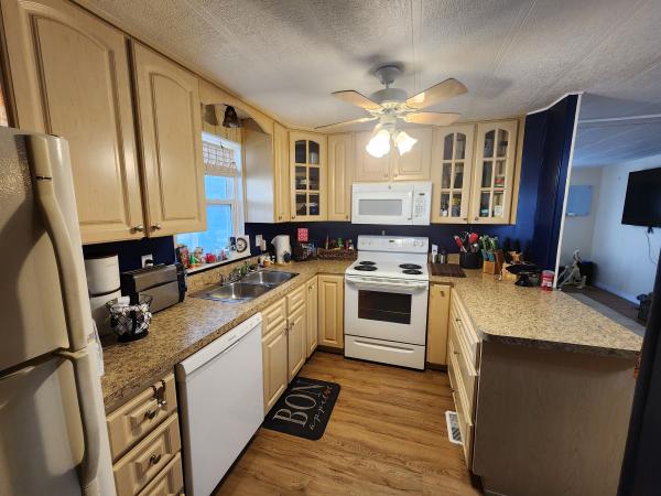 1980 BROO Mobile Home
