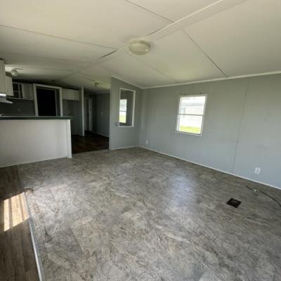 Photo 3 of 27 of home located at 107 Wahoo Drive New Bern, NC 28560
