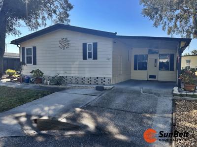 Photo 2 of 26 of home located at 337 Daffodil Fruitland Park, FL 34731