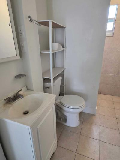Photo 4 of 6 of home located at 7 Pine Ridge Drive Riviera Beach, FL 33404