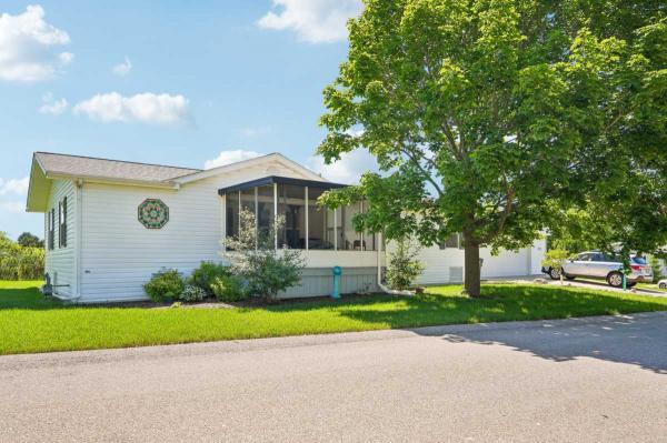 Photo 1 of 2 of home located at 412 Harbor Heights Dr Waterford, WI 53185