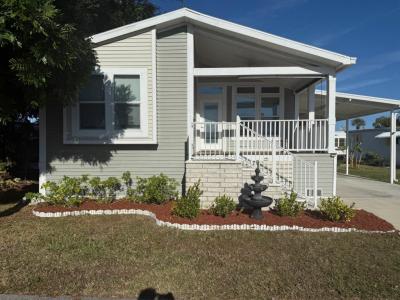 Photo 4 of 20 of home located at 587 Bayshore Drive Ellenton, FL 34222
