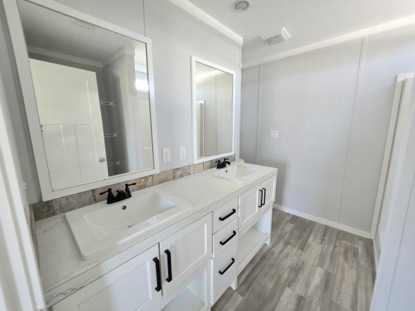 2025 Palm Harbor 340LS99999M Mobile Home