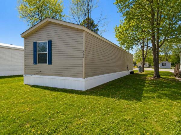 2019 LONESTAR166432F  Home