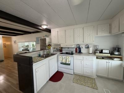 Photo 5 of 35 of home located at 4300 Pittenger Drive Sarasota, FL 34240