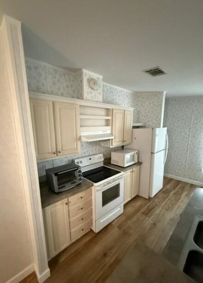 Photo 3 of 17 of home located at 3817 Willaford Drive Plant City, FL 33565