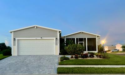 Photo 2 of 48 of home located at 3948 Manatee Club Drive Ruskin, FL 33570