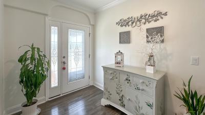 Photo 3 of 18 of home located at 201 Cottonwood Cir Lady Lake, FL 32159