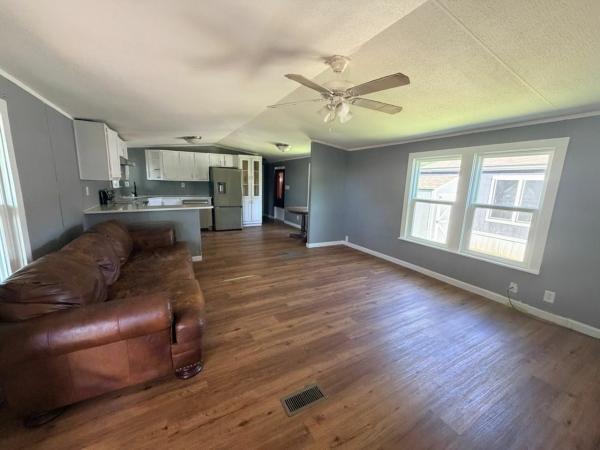 Photo 4 of 2 of home located at 781 Hampton Lane Arlington, TX 76017