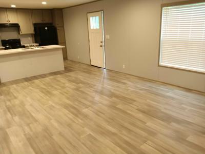 Photo 4 of 16 of home located at 3941 Charleston Highway #245 West Columbia, SC 29172