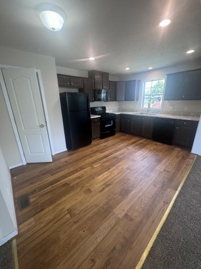 Mobile Home at 17172 Canmore Macomb, MI 48044