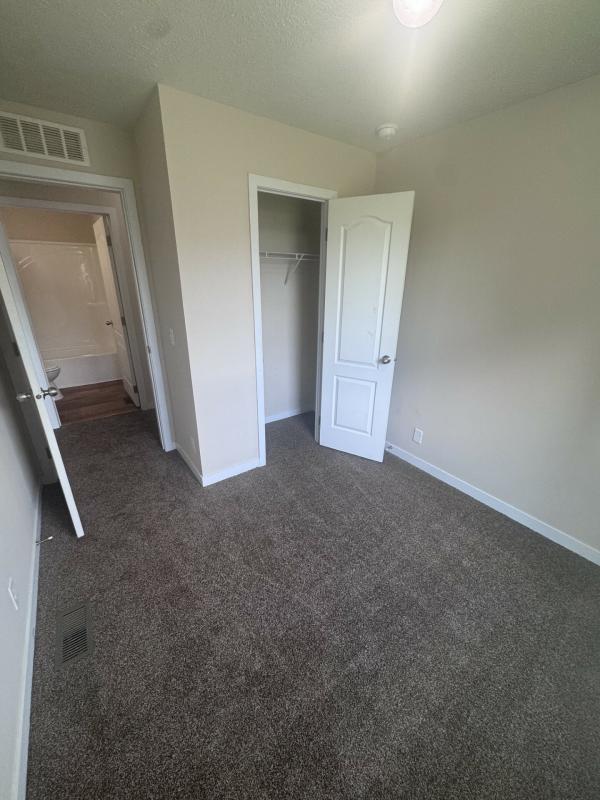 2019 Clayton 81FSN24443 Mobile Home