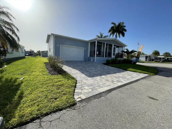 2026 Skyline/CHAMPION HOME BUILDERS LE 5081A Mobile Home