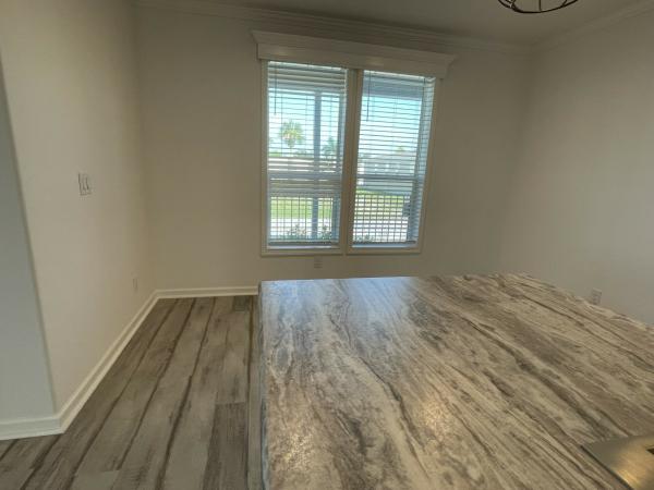 2026 Skyline/CHAMPION HOME BUILDERS LE 5081A Mobile Home