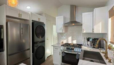 Photo 2 of 8 of home located at 825 West La Palma Avenue 40 Anaheim, CA 92801