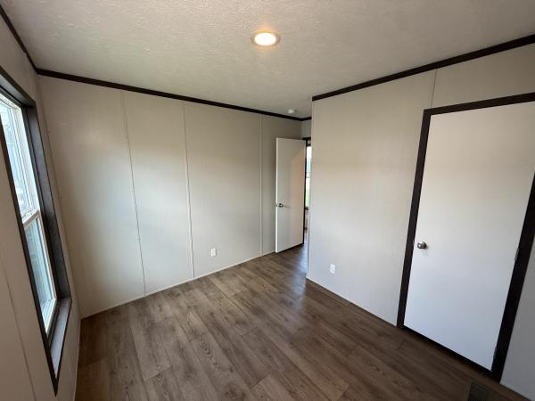 2022 MIYO 35MYO16763AH22 Manufactured Home